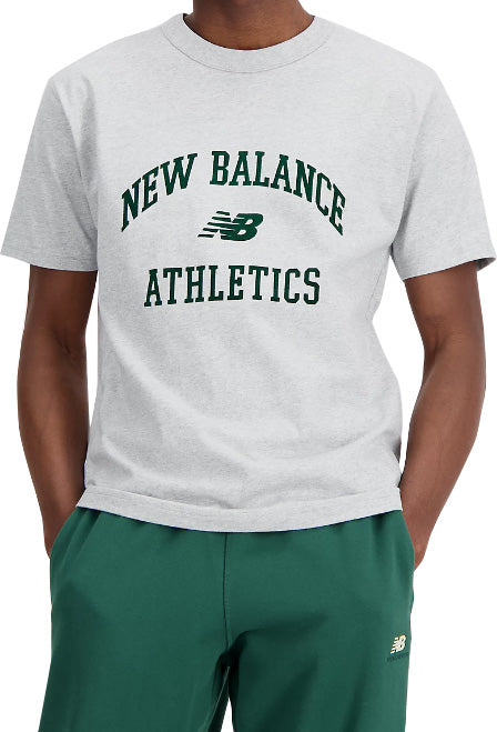  New Balance T-shirt Athletics Varsity Graphic Tee Athletics Grey Uomo Grigio
