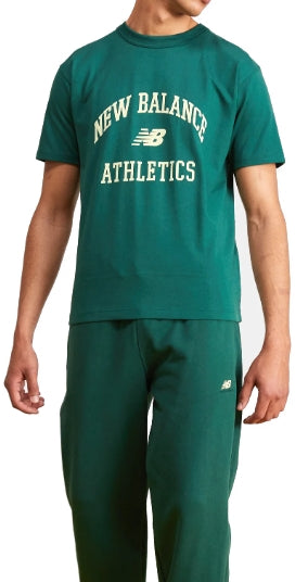  New Balance T-shirt Athletics Varsity Graphic Tee Nightwatch Green Uomo Verde